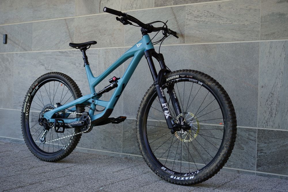 2021 YT Capra PRO  *FOX Elite 38/DT SWISS*