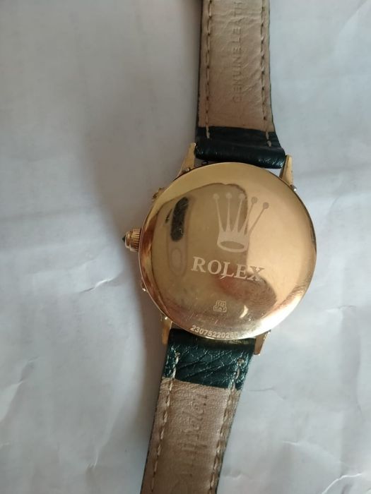 Продам золотые часы