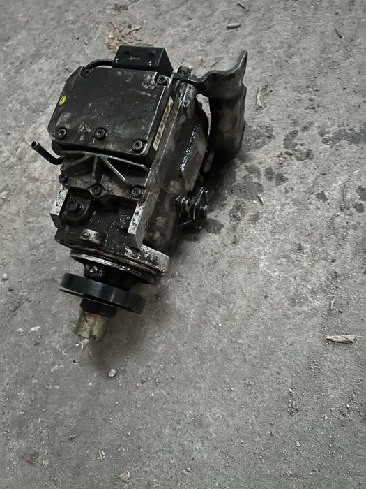Pompa injectie Nissan nisan navara D22 motor 2.5 diesel