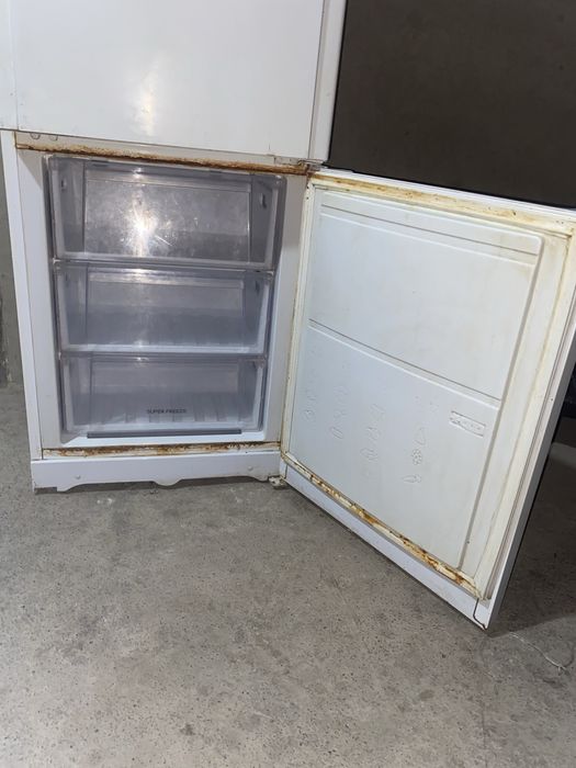 Холодильник Hotpoint Ariston сатылады