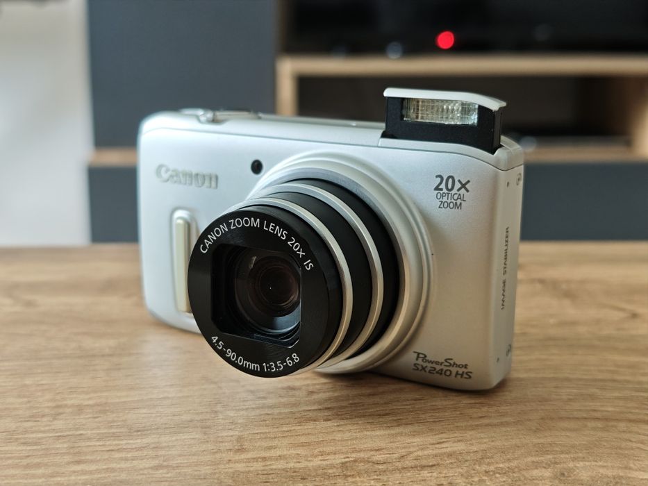 Canon PowerShot SX240 (Комплект)