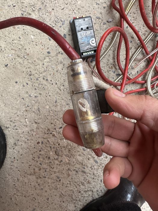 Провода кабель на самбуфер