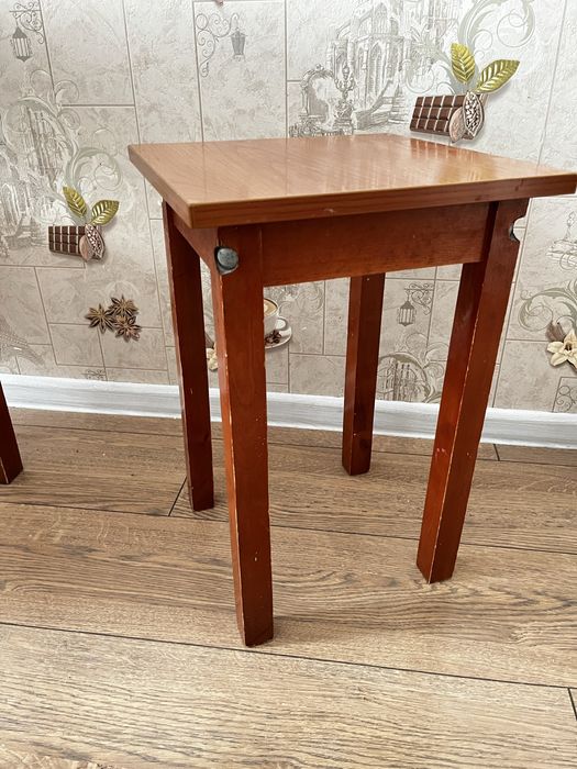 Стол со стульями