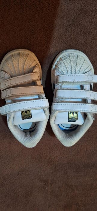 Adidasi marimea 20, 22 si 23