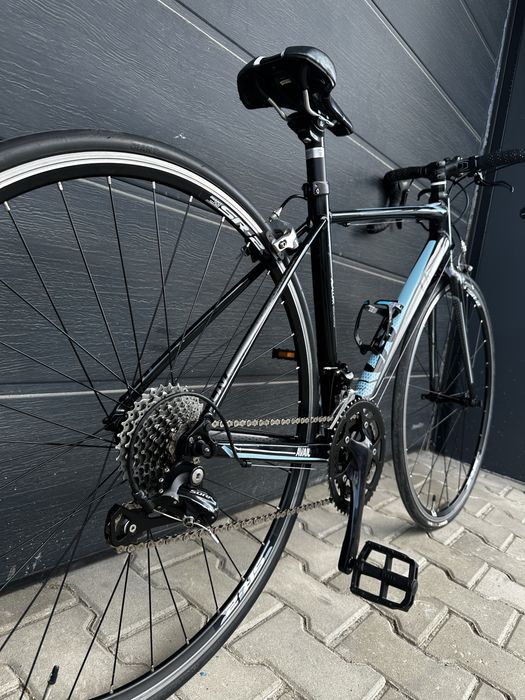 Шосеен велосипед Giant Liv 47см 28” 2х9