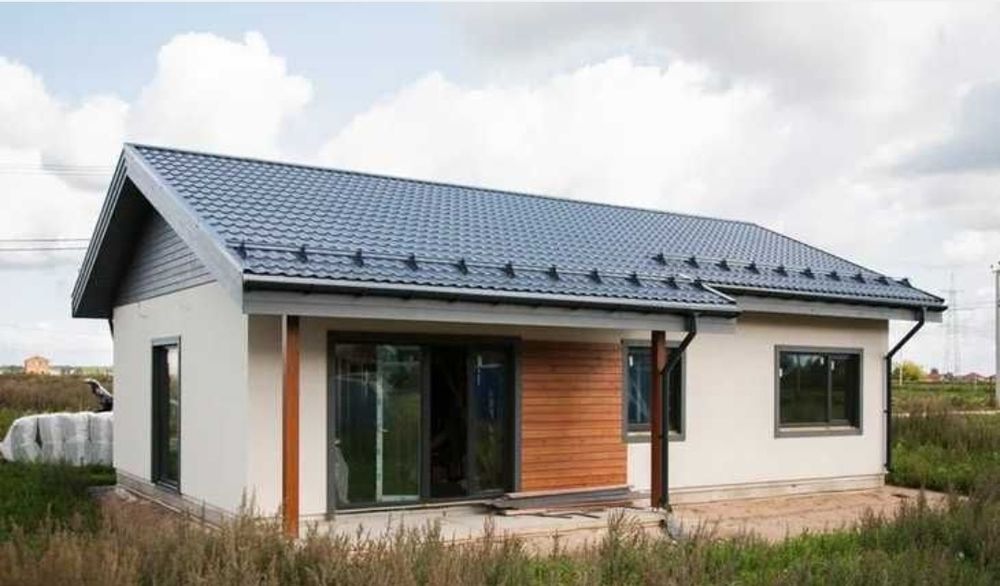 Vand casa pe structura metalica