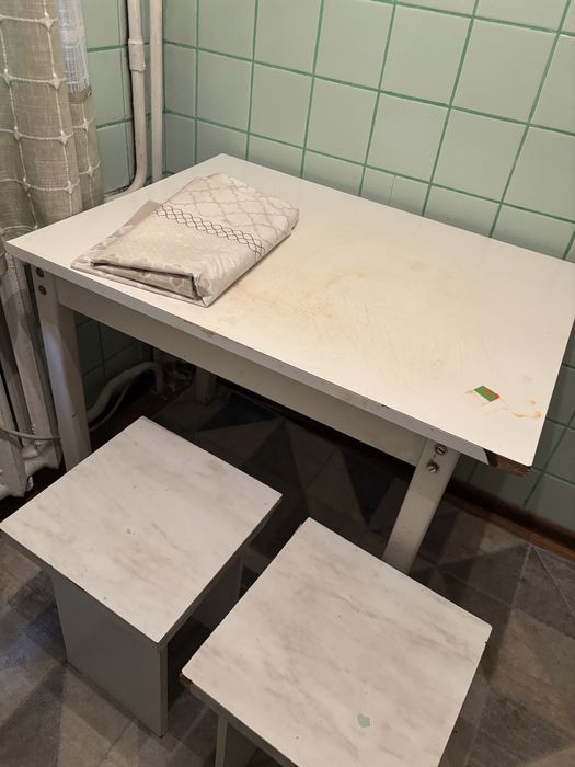 стол с табуретками