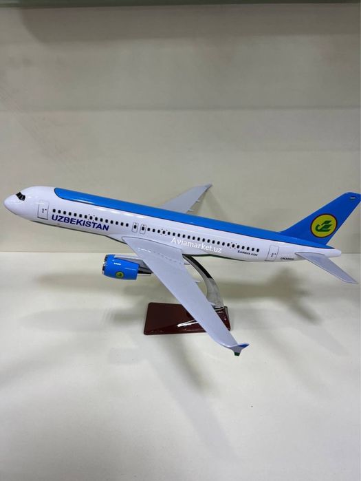 Самолет модель Airbus A320 Uzbekistan Airways сувенир/игрушка