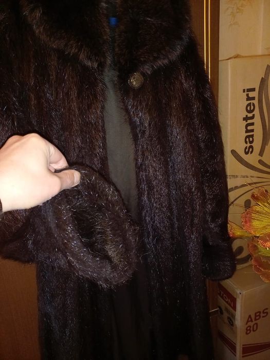 Продам шубу нутриевую