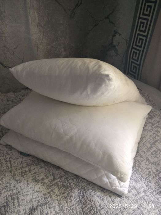 Подушки чисто белые