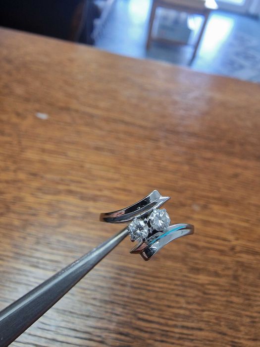 Дамски Златен Пръстен с ДИАМАНТИ