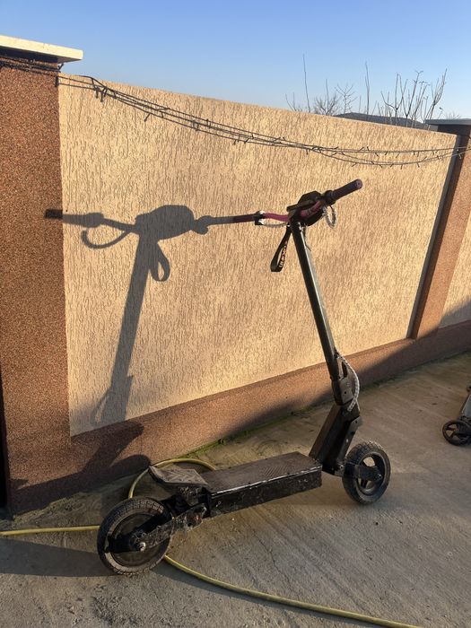 Vând piese de kukirin g2