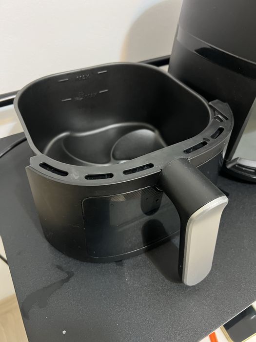 Philips Airfryer NA221/00 – stare foarte bună