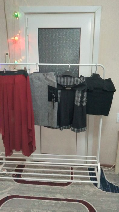 Продаются ЮБКИ 4 ШТУКИ