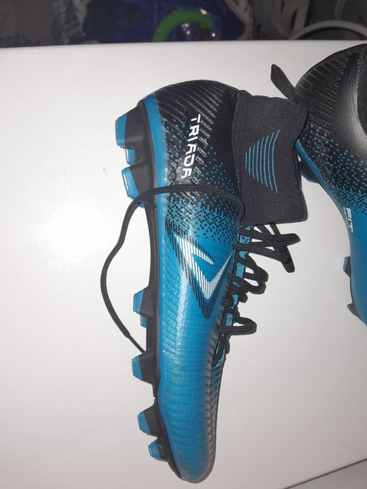 Футбольные бутсы