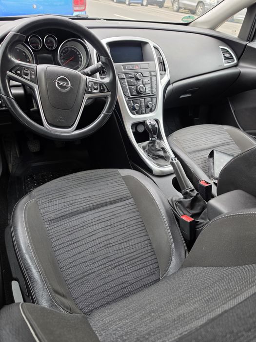 OpeL Astra J An 2014 - Euro 5 - Proprietar - Accept orice Test !!