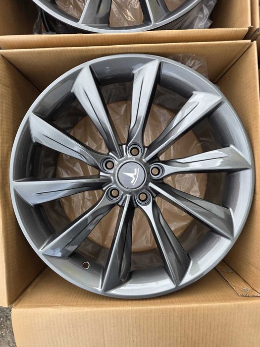 Jante noi Tesla 3 sau Y R18