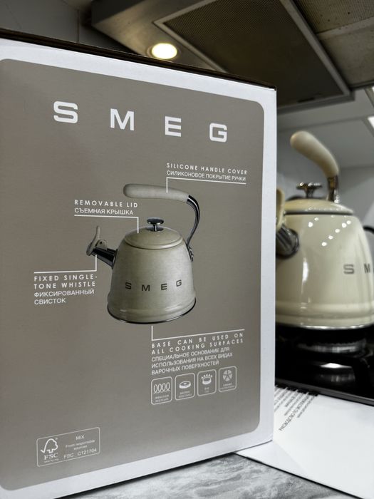 Smeg чайник для плиты 2.3 л
