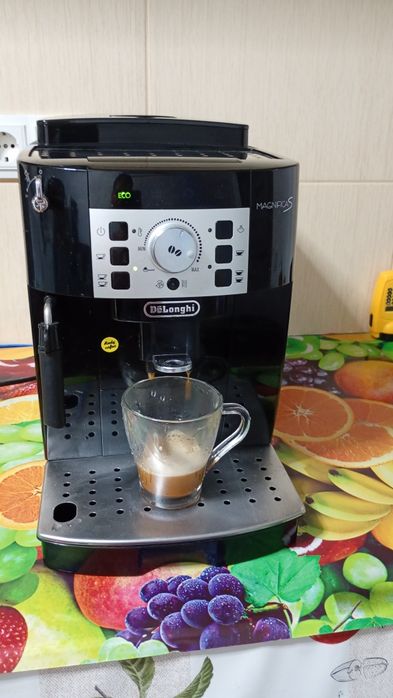 Expresor DeLonghi Magnifica S Cafea!.