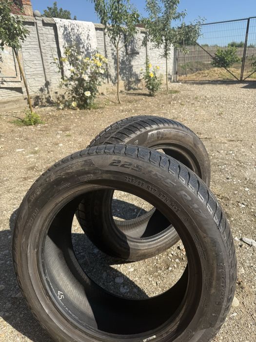 Vând 2 anvelope iarnă pirelli