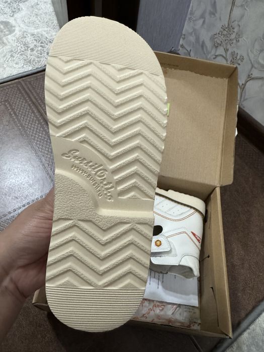 Продам детскую обувь