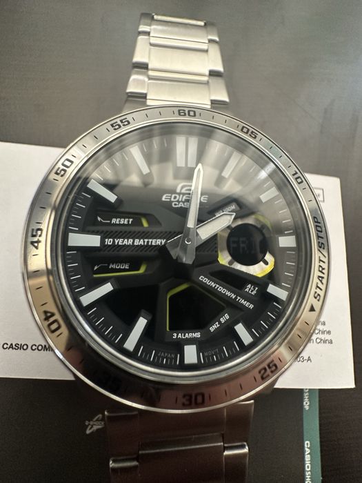 Часовник Casio Edifice EFV-C110D-1A3V - неразличим от нов