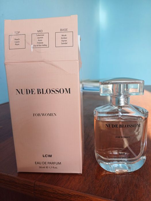 Продам женские духи Nude Blossom