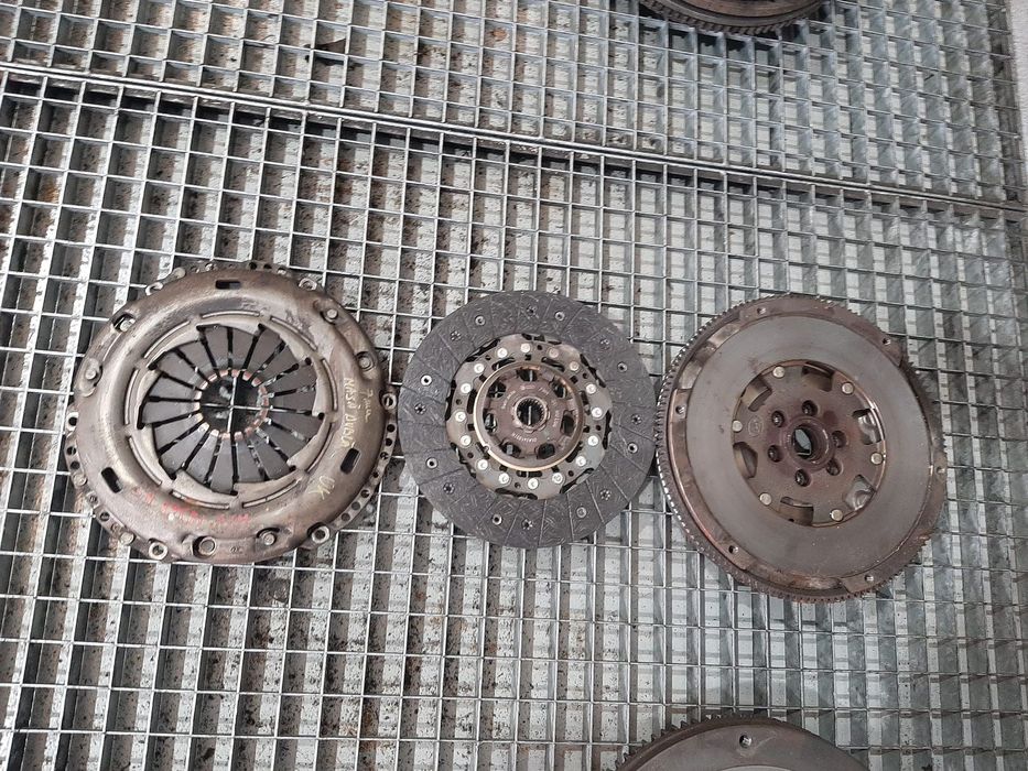 kit ambreiaj volanta masa dubla 1.9 tdi ajm audi a3   vw golf 4 bora disc 7mm 06a141025k