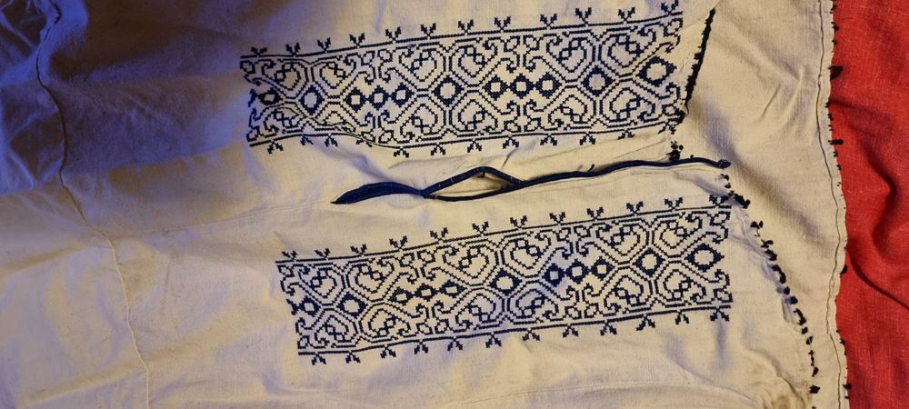 Vând ie originală femei