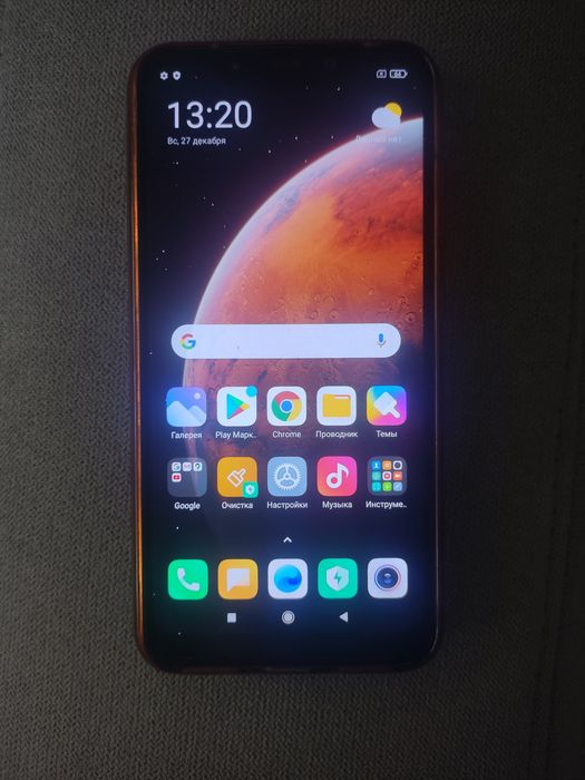 Продам смартфон pocofone f1