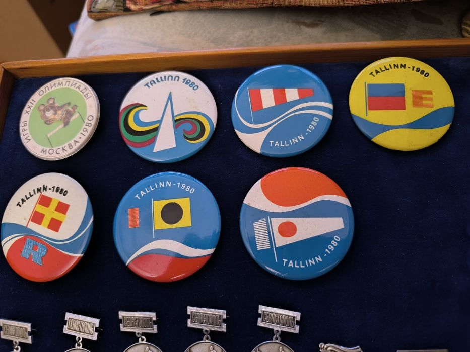Винтидж лот значки ссср олимпиада 1980 година 4  стари писалки хемус