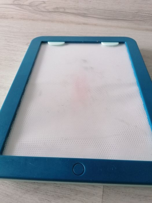 Tableta luminoasa pentru desen