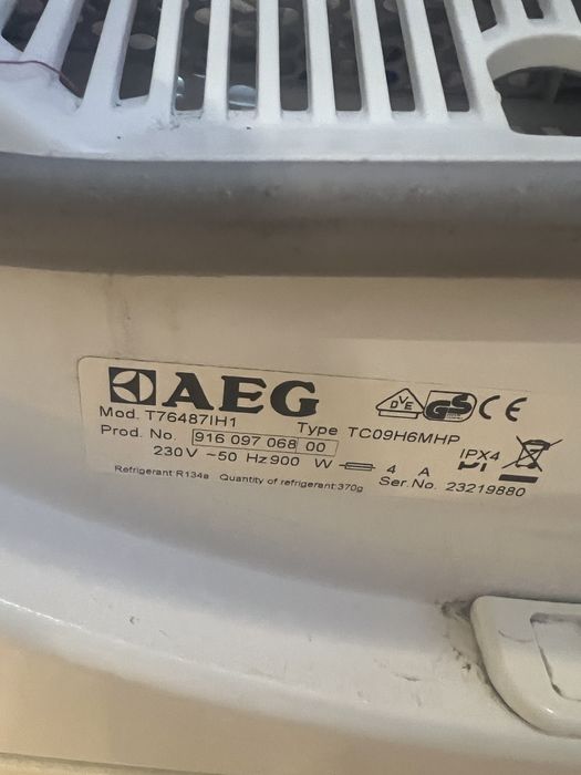 Vand uscator AEG cu pompa de caldura