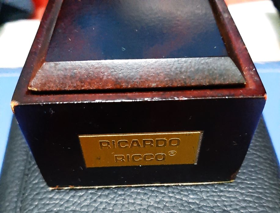 Продам Новый муржкий Запонки, Позолоченный. RICARDO RICCO.