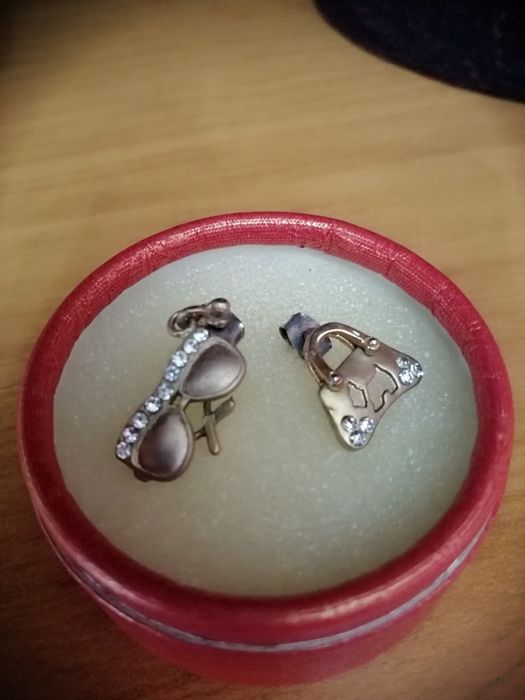 Эксклюзивные серьги гвоздики.