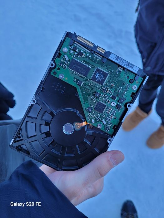 Жеский диск 1тб.