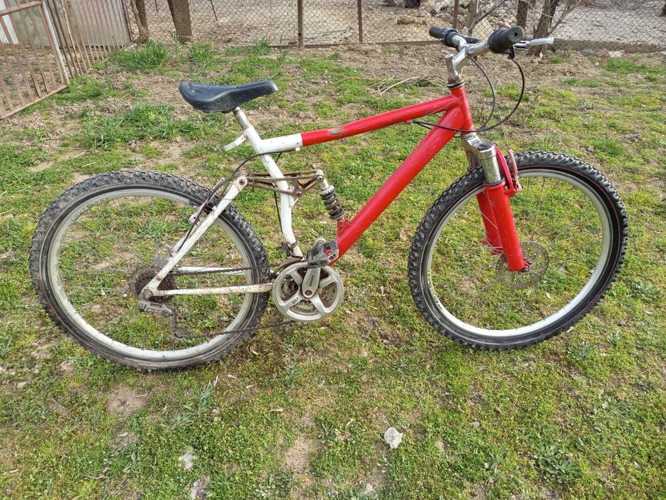 Vând Bicicletă MTB Full Suspension – Gata de Aventură!