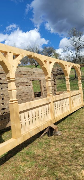 Casa veche  din stejar vechi recuperat