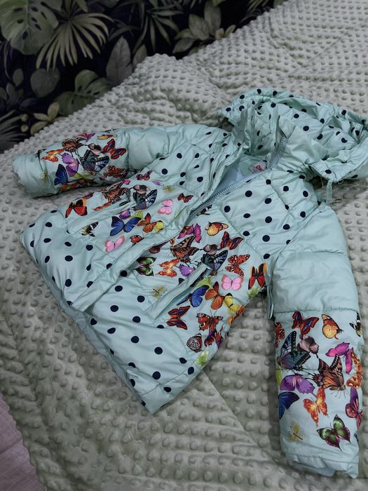 Куртка теплая на девочку 110 см