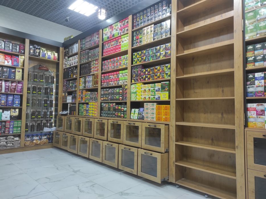 Стеллажи ветрины