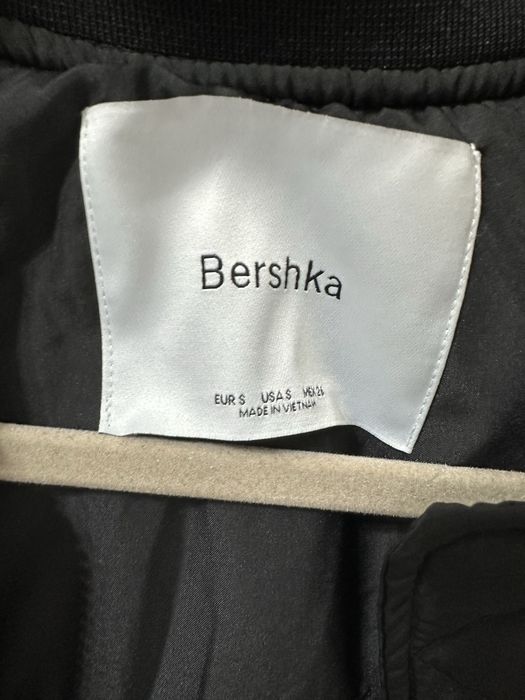 Чисто ново яке тип cropped от bershka