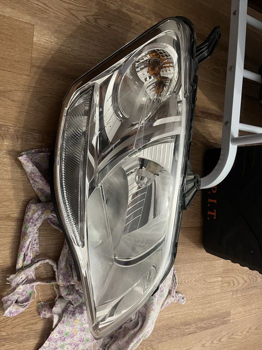 Фара ssang young actyon