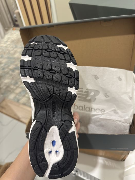 Продам кроссовки