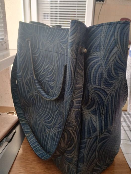 Нова чанта от естествена кожа