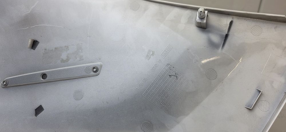Carena laterala stanga faţă BMW R1200RT 2014-2018 cu emblema