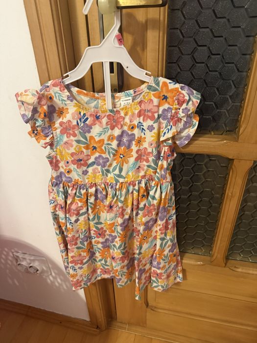 Rochite marimea 104-110 (4-5 ani)