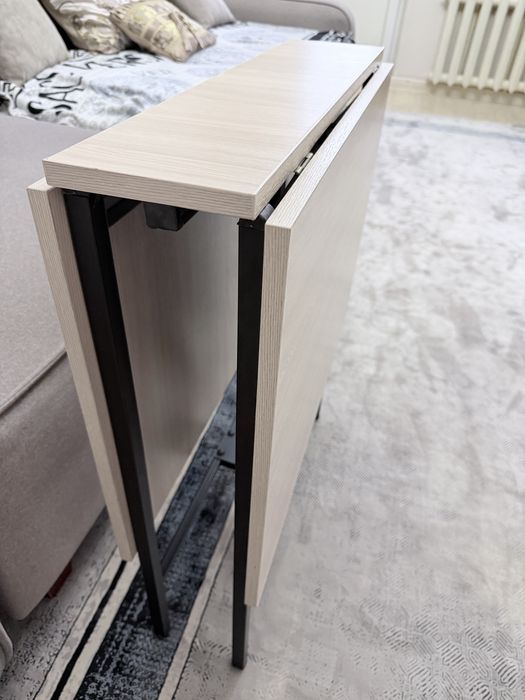 Стол обеденный почти новый