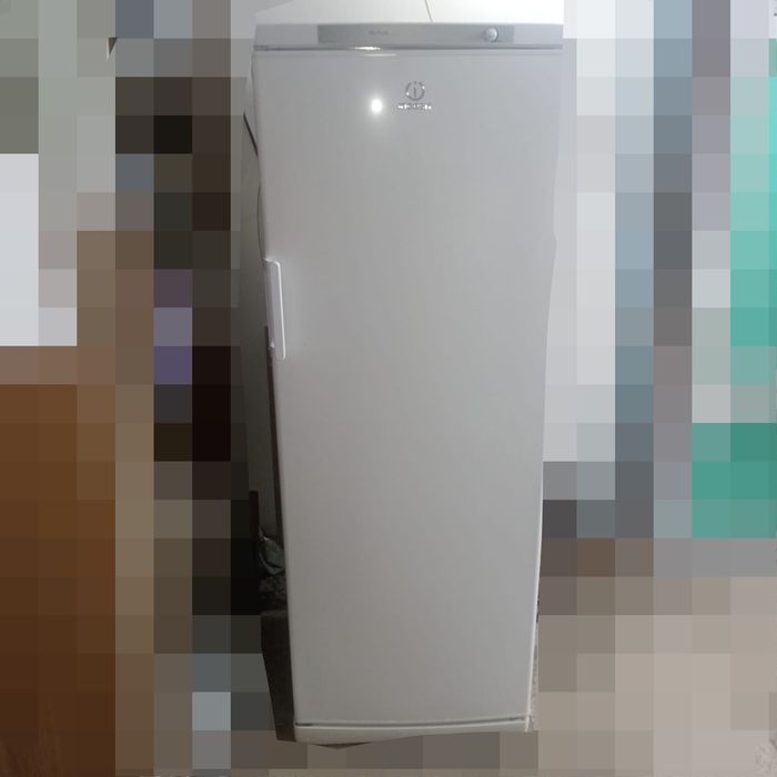 Продам рабочую морозильную камеру