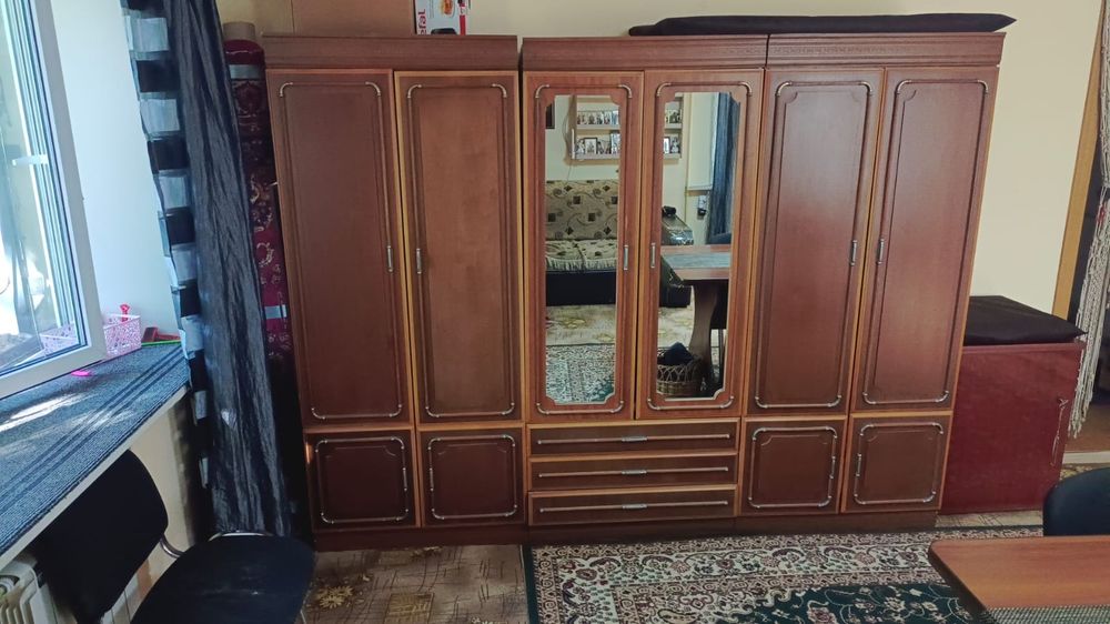 Продам шкаф. Все секции вместе.