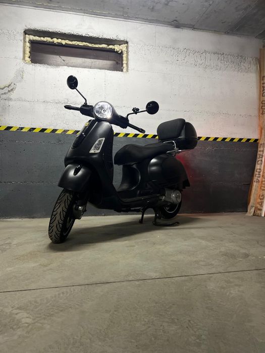 Piaggio Vespa GTS 300